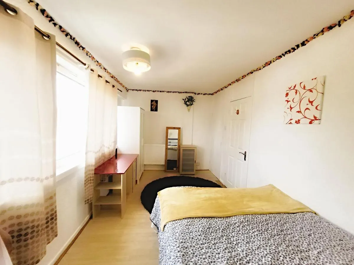 Excellent Double Rooms In Cheap Rate Around Central London Homestay