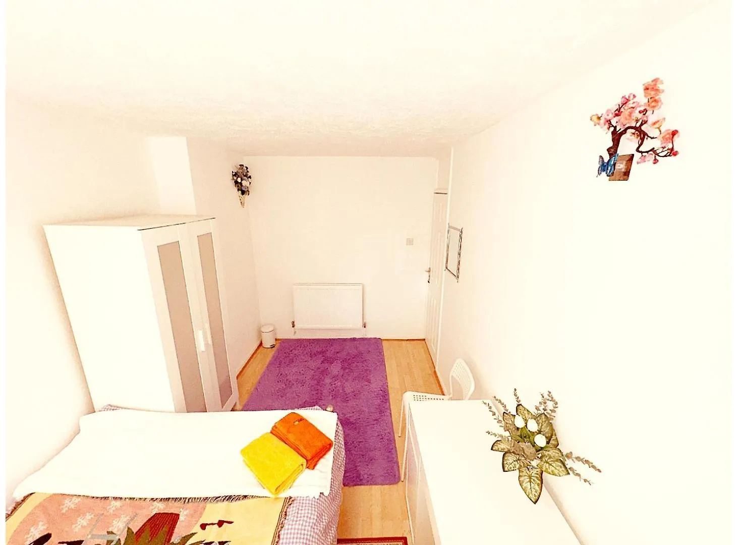 Excellent Double Rooms In Cheap Rate Around Central Londýn